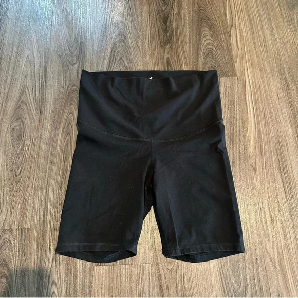 Old Navy Pants - Old Navy Maternity Bike Short